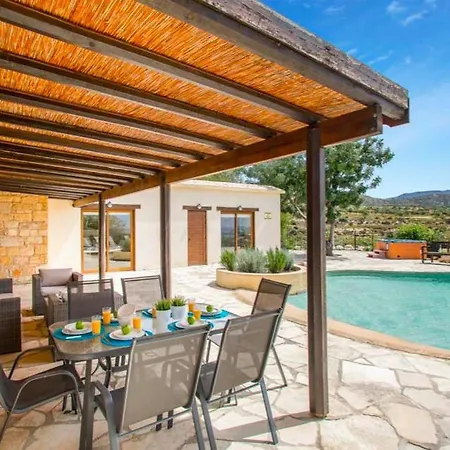 Sunflower: Rustic Paradise Villa