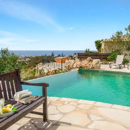 Villa Sunflower: Rustic Paradise
