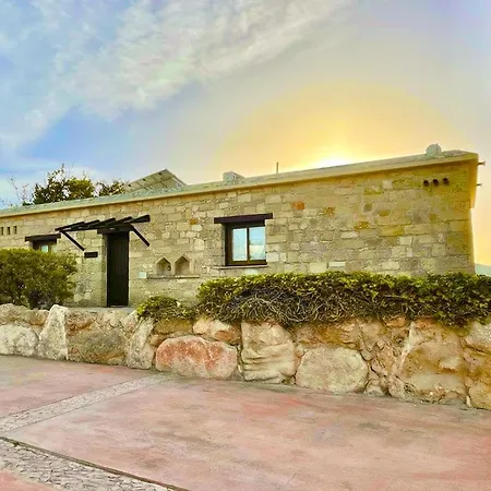 Villa Sunflower: Rustic Paradise *