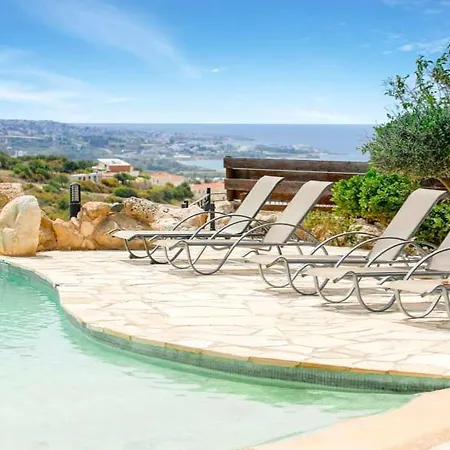 Sunflower: Rustic Paradise Villa Peyia